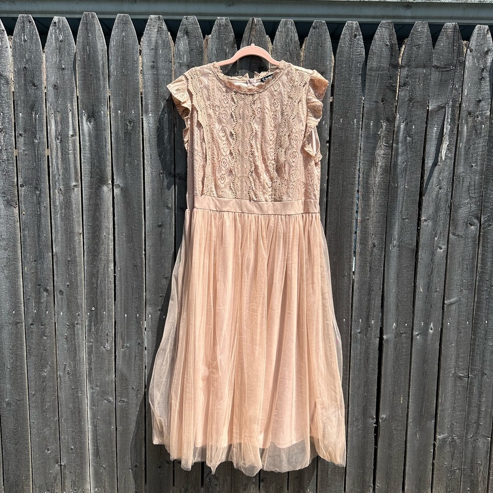 Simplee Apparel Dress in Mocha Lace